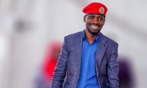 Robert Kyagulanyi Ssentamu speaking at a rally